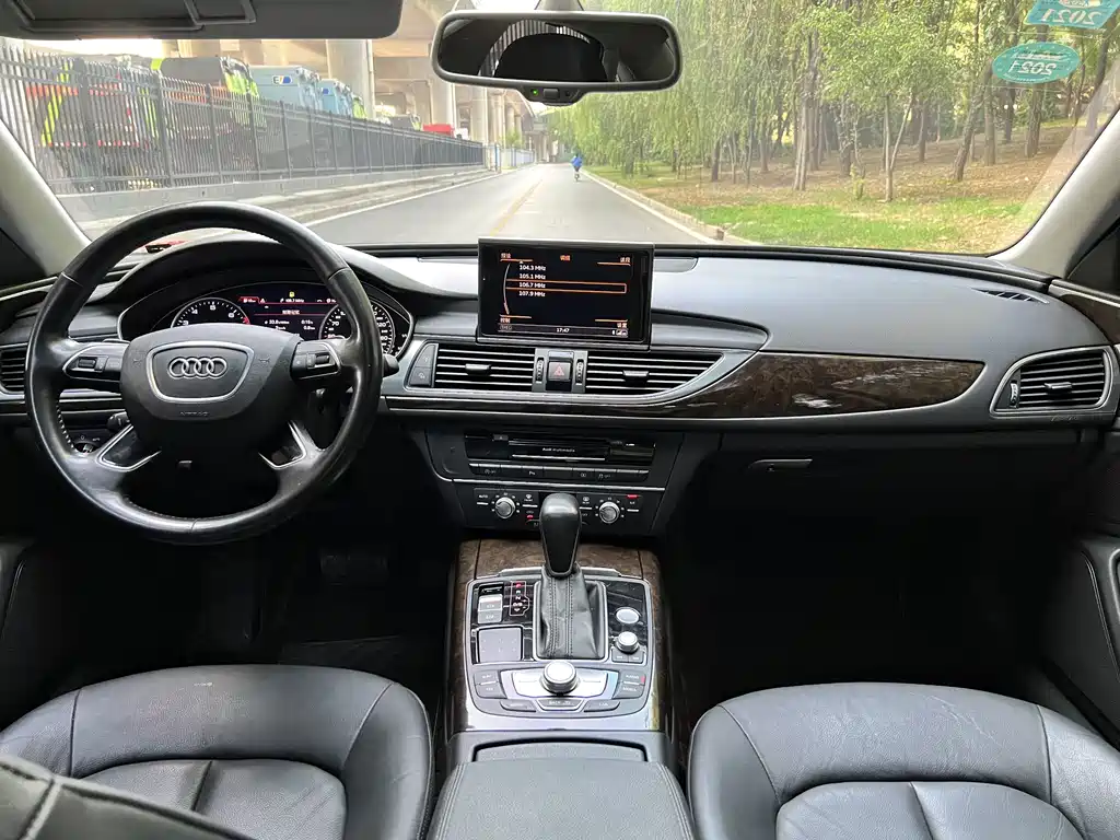 Audi A6L — миниатюра 12