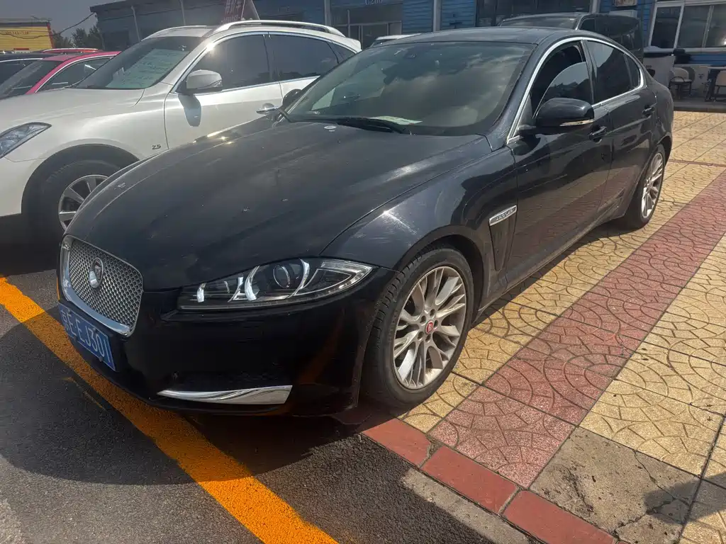Jaguar XF