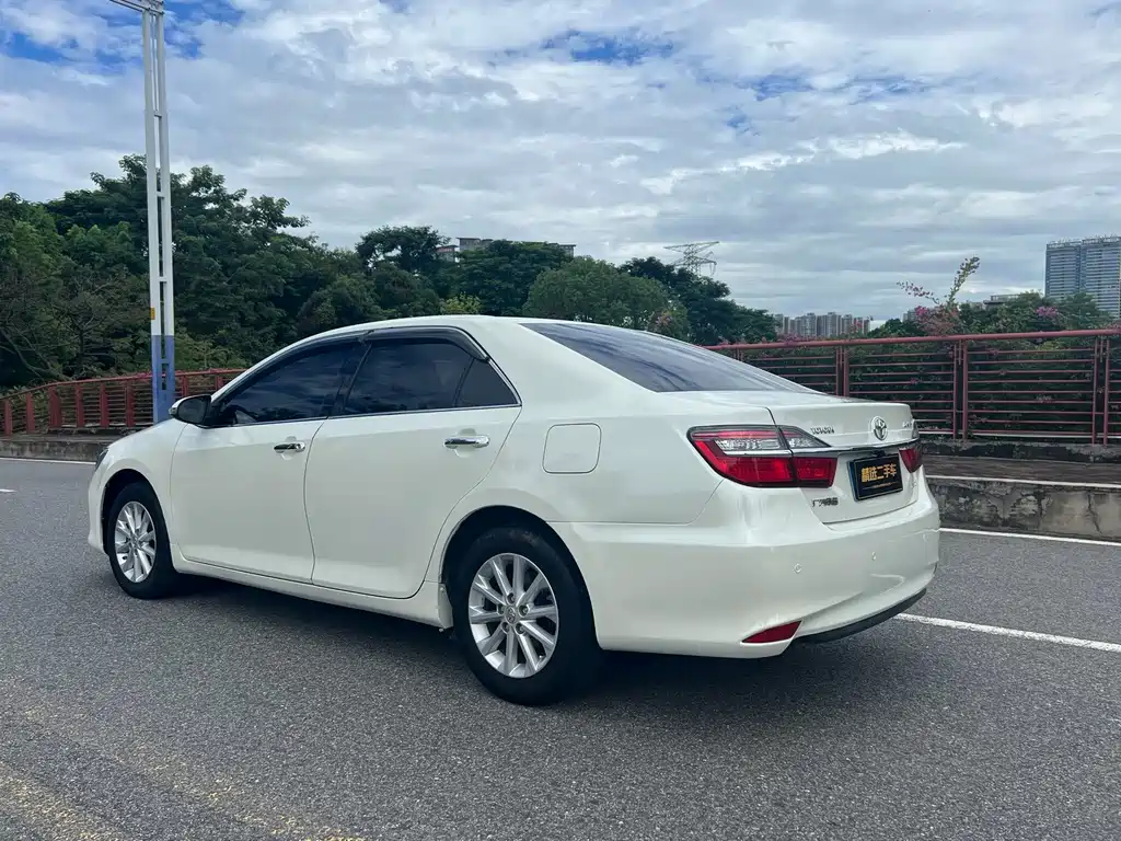 Toyota Camry — миниатюра 7