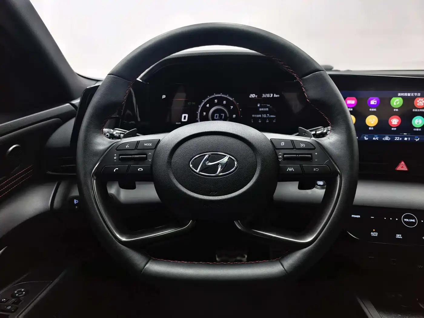 Hyundai Elantra 2022 Silver/gray из Китая