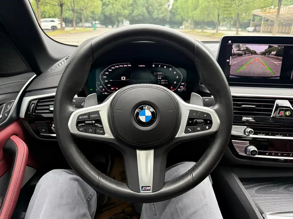 BMW 5 Series — миниатюра 16