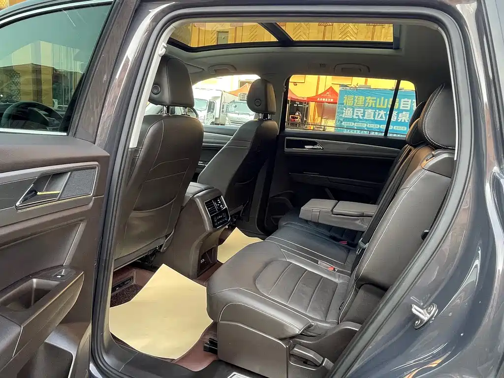 Volkswagen Teramont — миниатюра 10