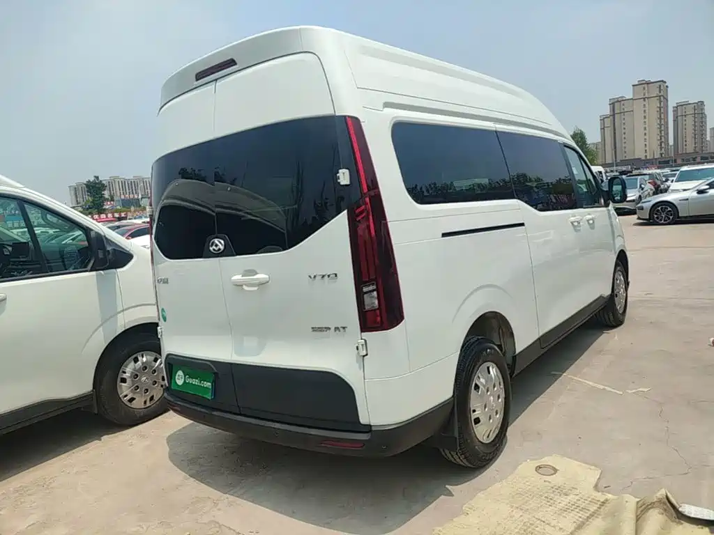 Maxus V70 2023 2.0T Elite AT 6/7 мест