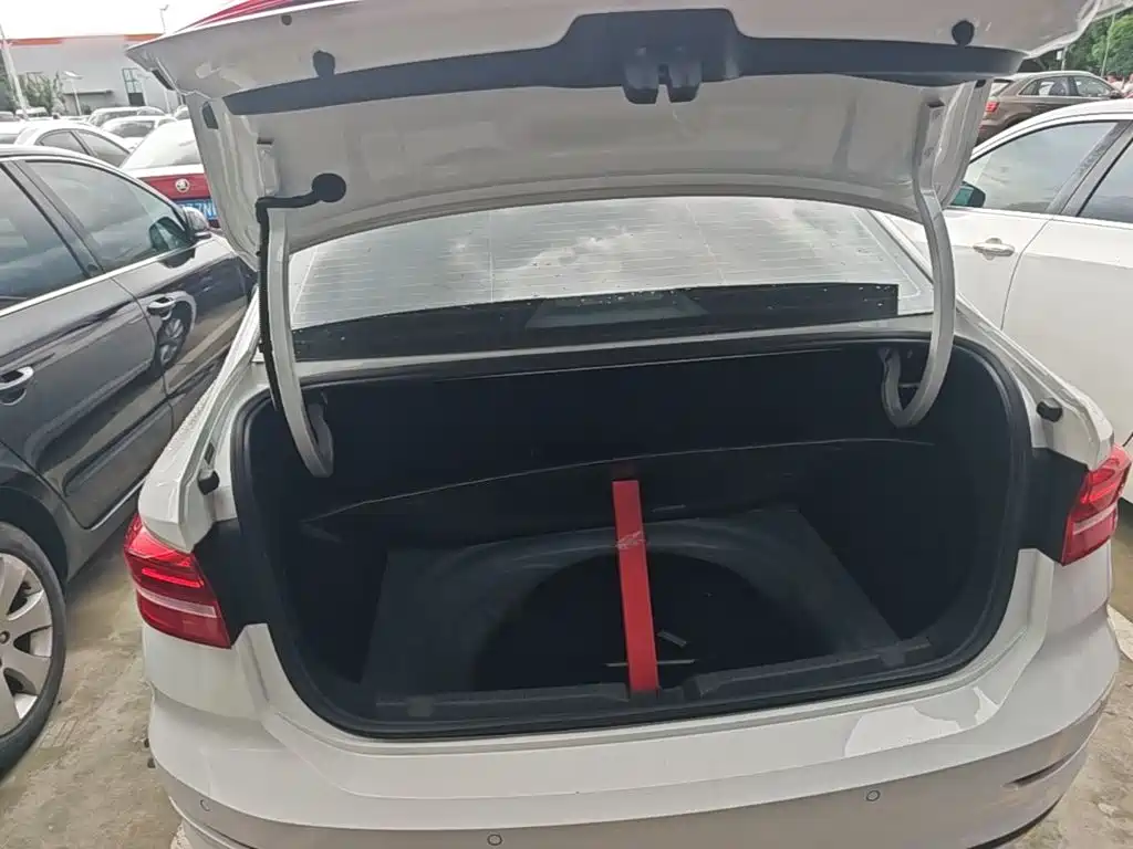 Volkswagen Lavida Pure Electric — миниатюра 19