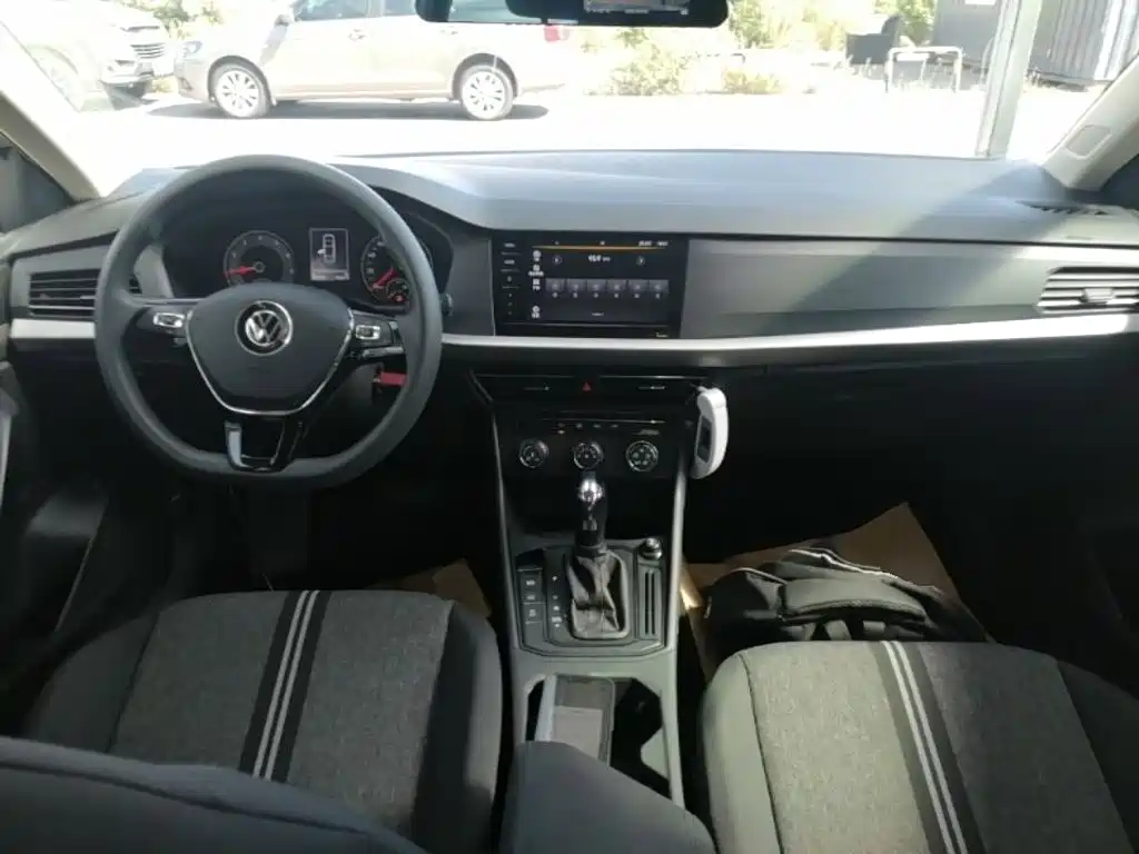 Volkswagen Lavida — миниатюра 10