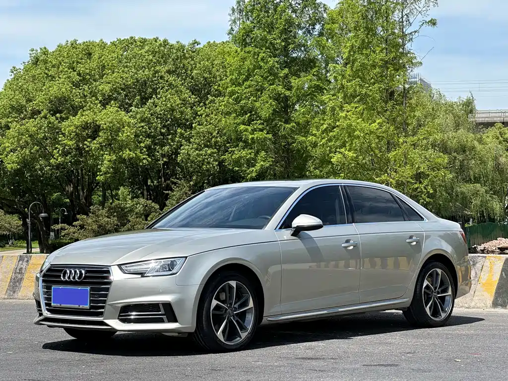 Audi A4L 2019