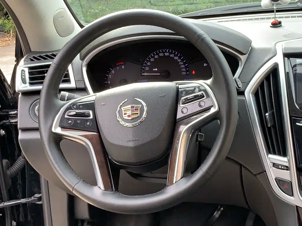 Cadillac SRX — миниатюра 17