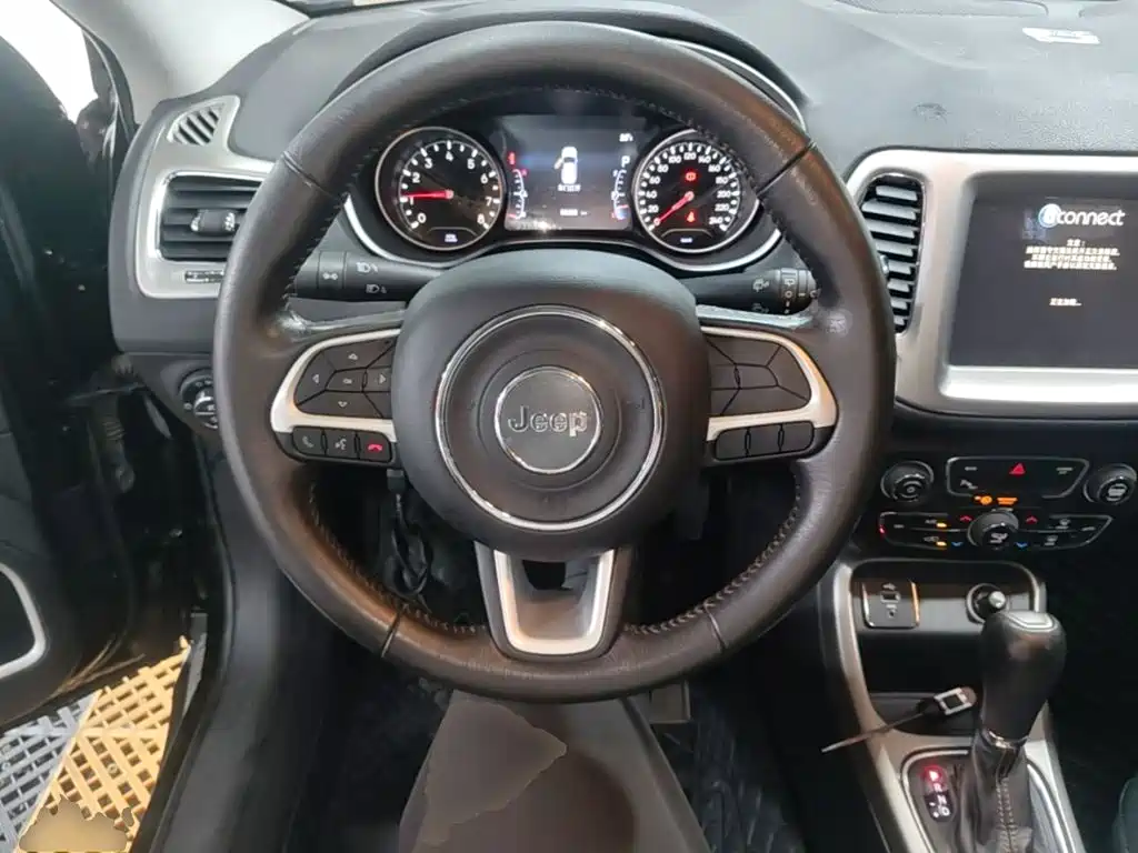 Jeep Compass — миниатюра 11