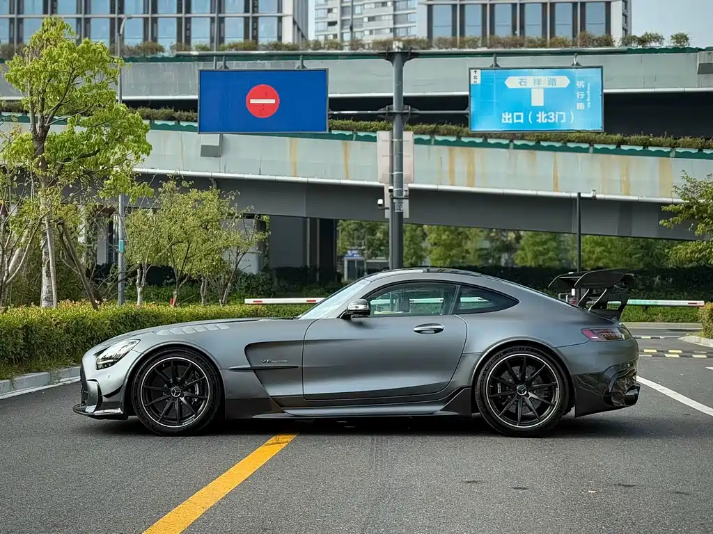 MERCEDES-BENZ AMG GT