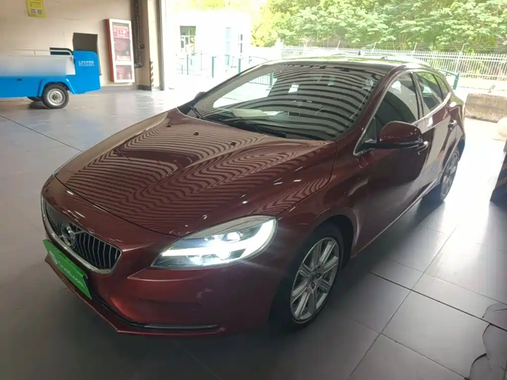 Volvo V40 — миниатюра 2