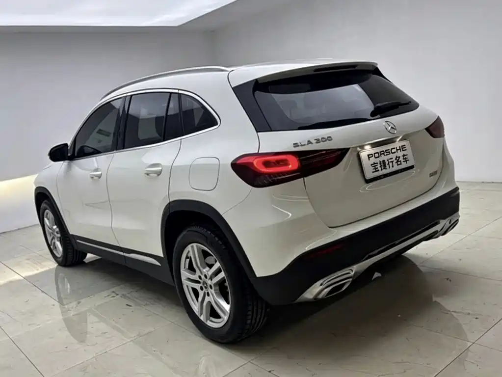 Mercedes-Benz GLA — миниатюра 6