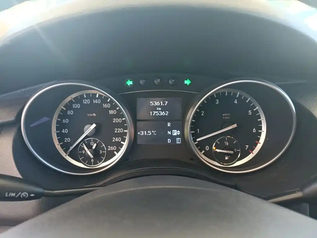 Mercedes-Benz R-Class — миниатюра 12