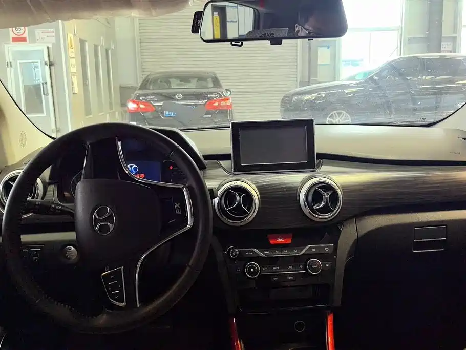 BAIC New Energy EX — миниатюра 12