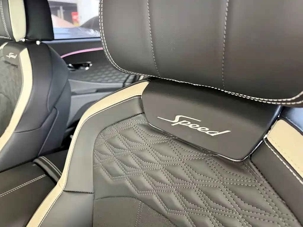 Bentley Flying Spur PHEV — миниатюра 7