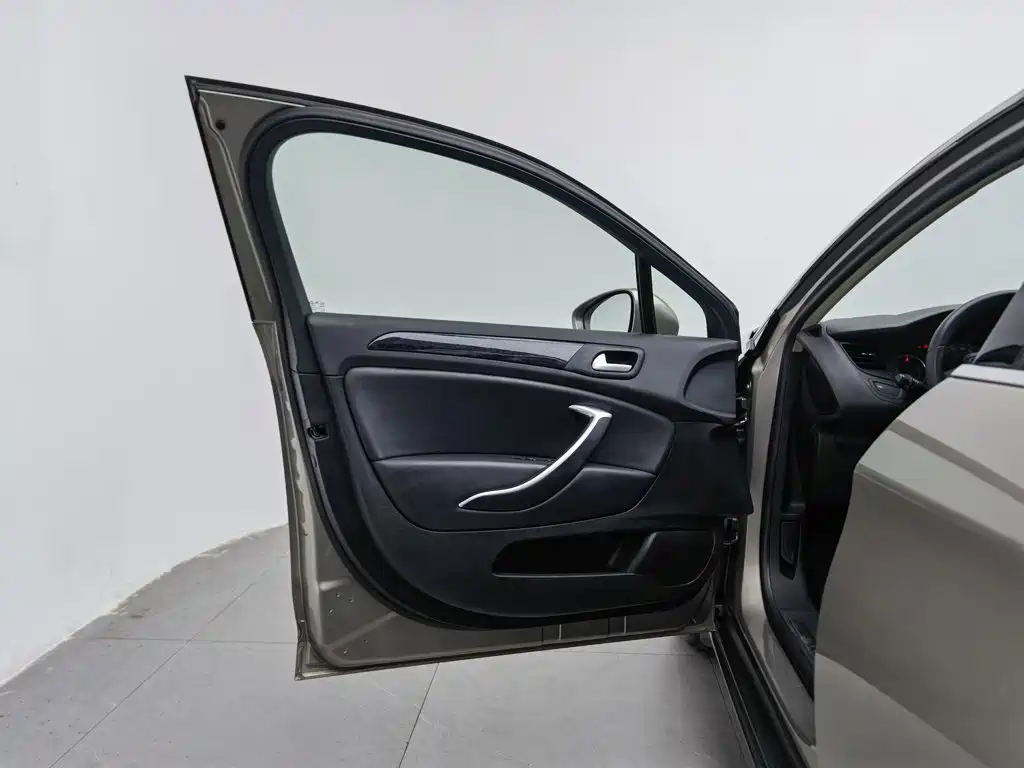 Citroen C5 — миниатюра 8