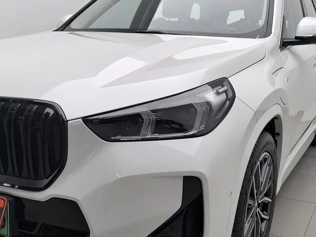 BMW iX1 — миниатюра 7