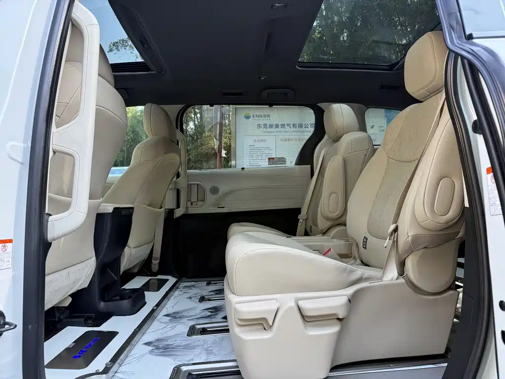 Toyota Granvia 2024 2.5L Luxury PLUS