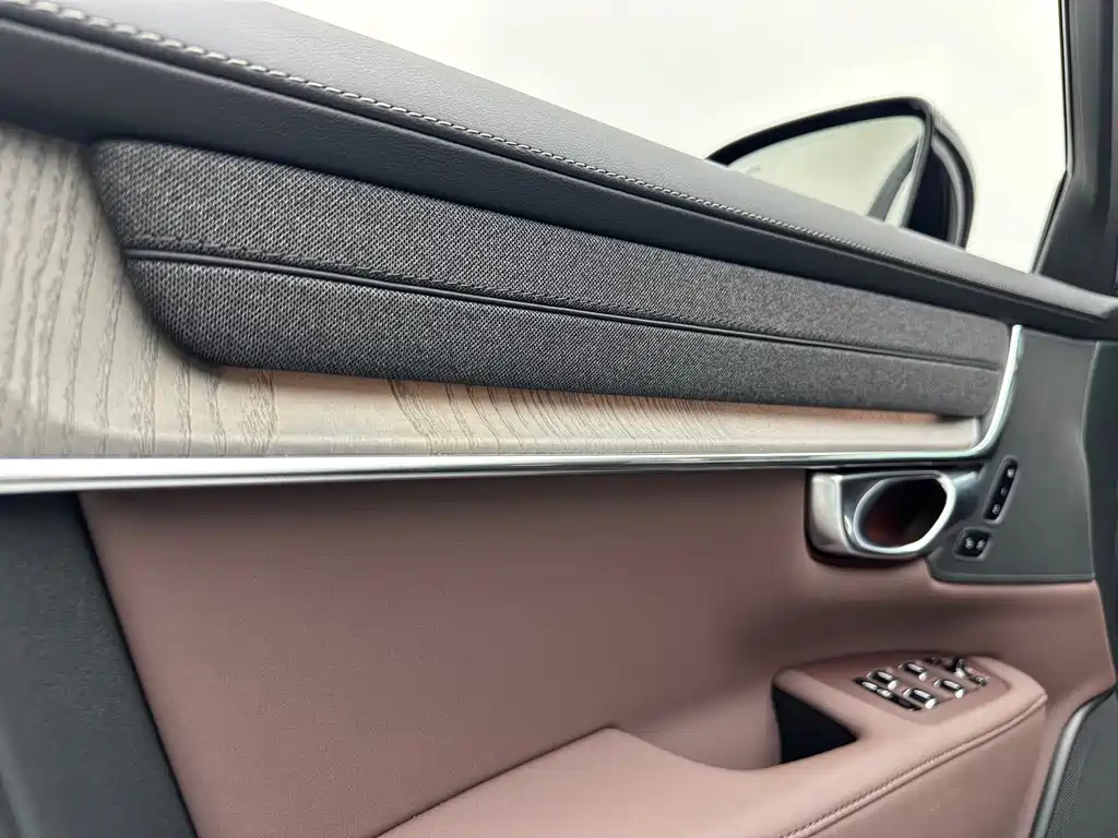 Volvo S90 — миниатюра 19