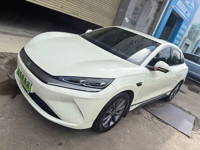 BYD 秦L