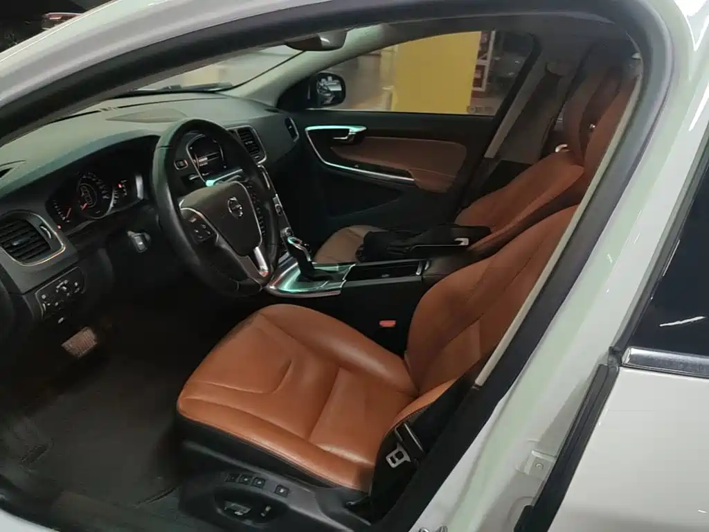 Volvo S60 — миниатюра 15