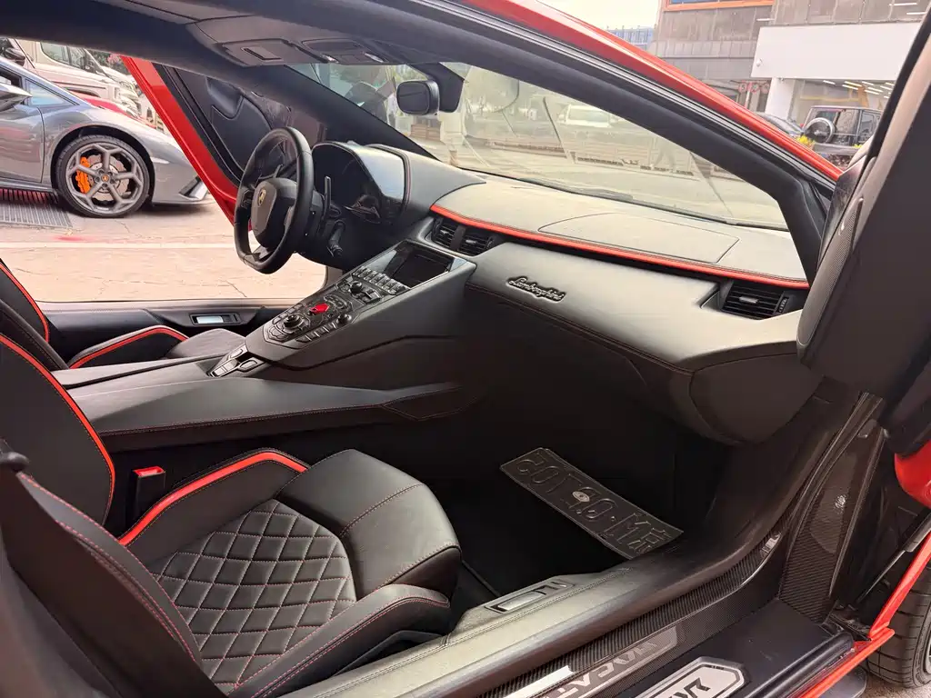 Lamborghini Aventador — миниатюра 6