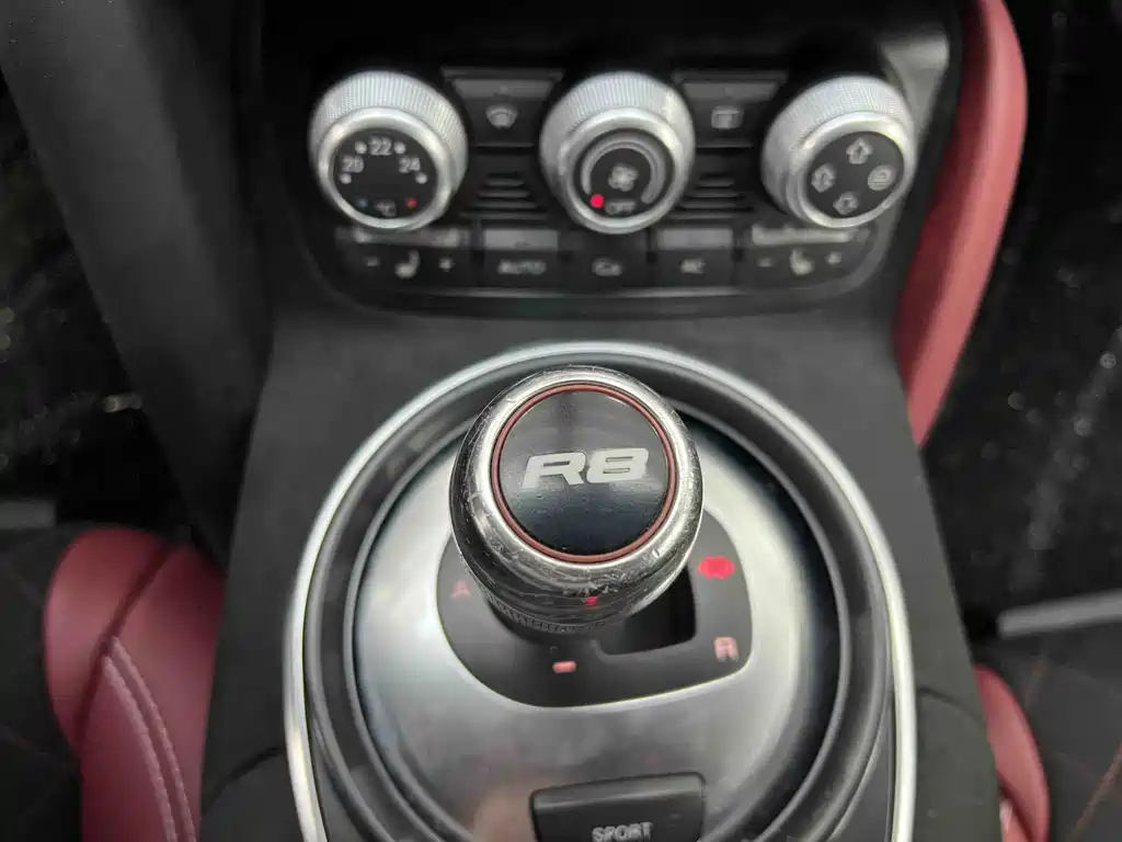 Audi R8 — миниатюра 24
