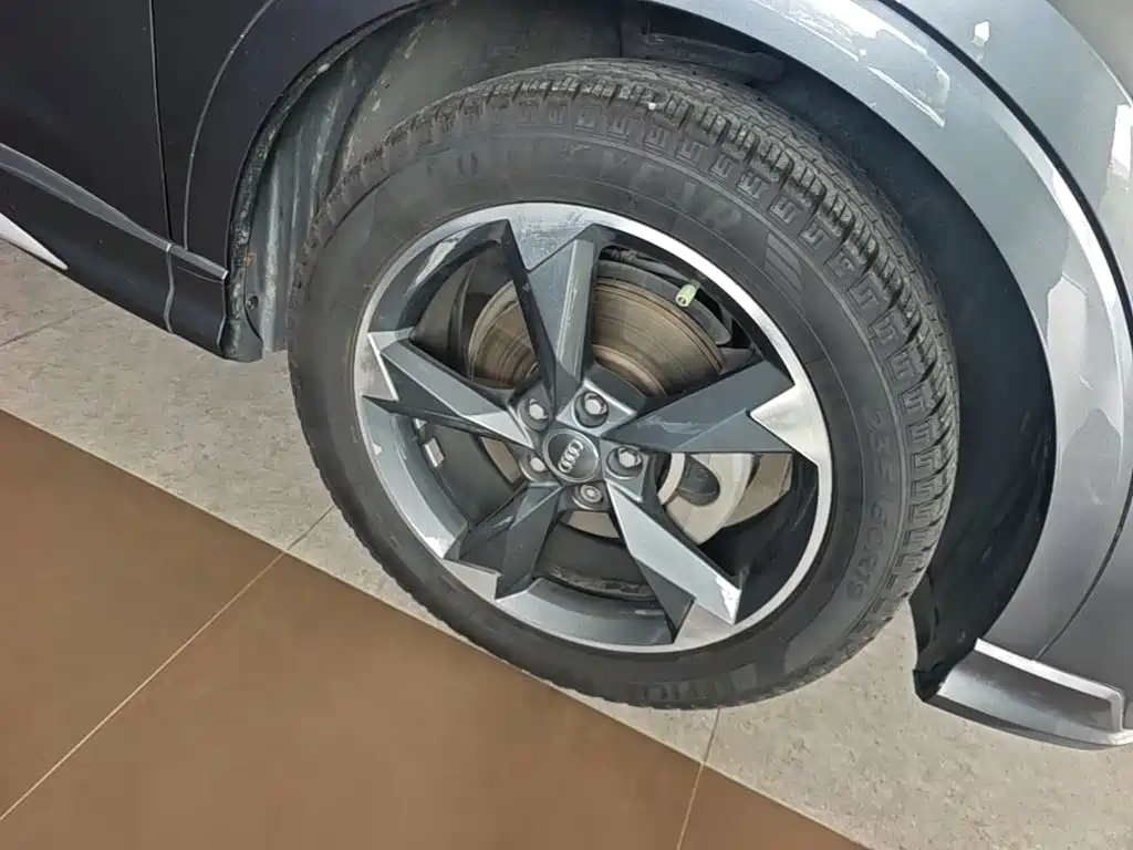 Audi Q3 — миниатюра 12