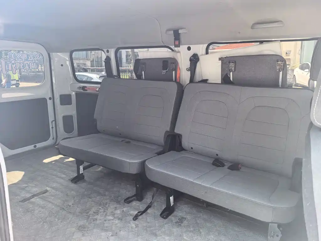 Wuling Yangguang — миниатюра 9