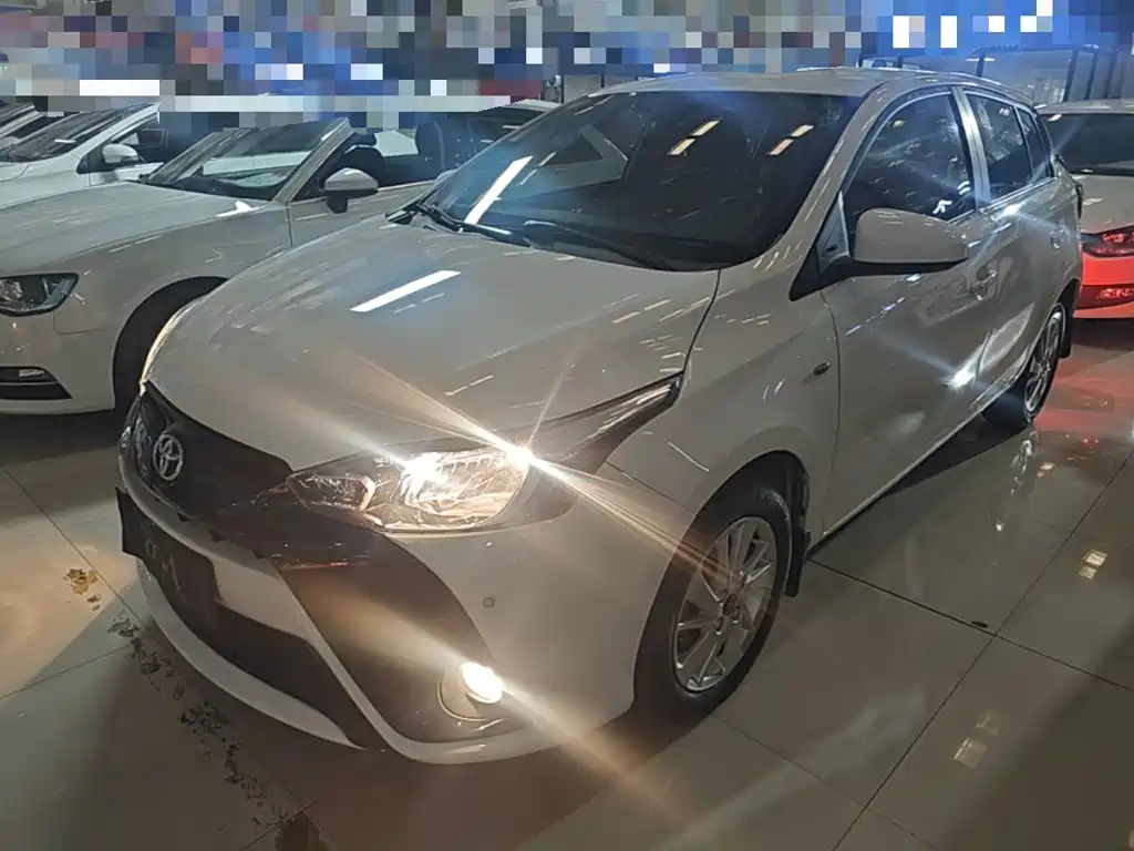 Toyota Yaris L — миниатюра 2