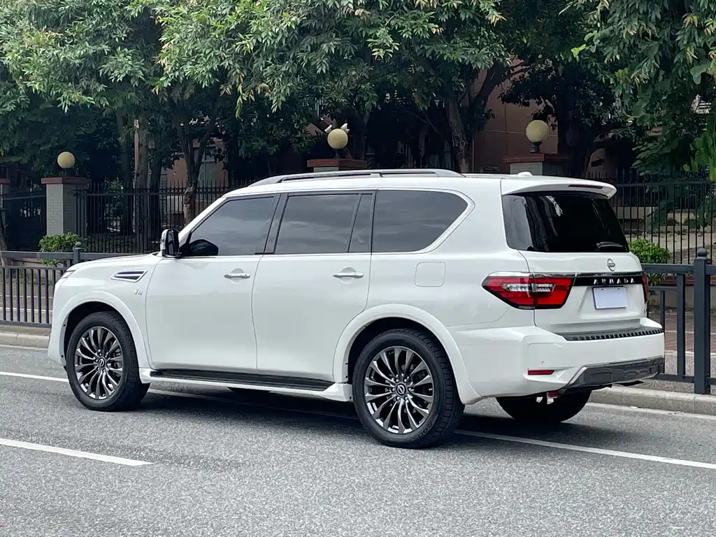 Nissan Patrol — миниатюра 3