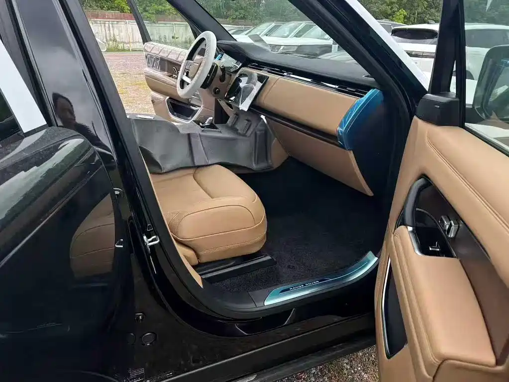 Land Rover Range Rover 2026 3.0 L6 400PS SE