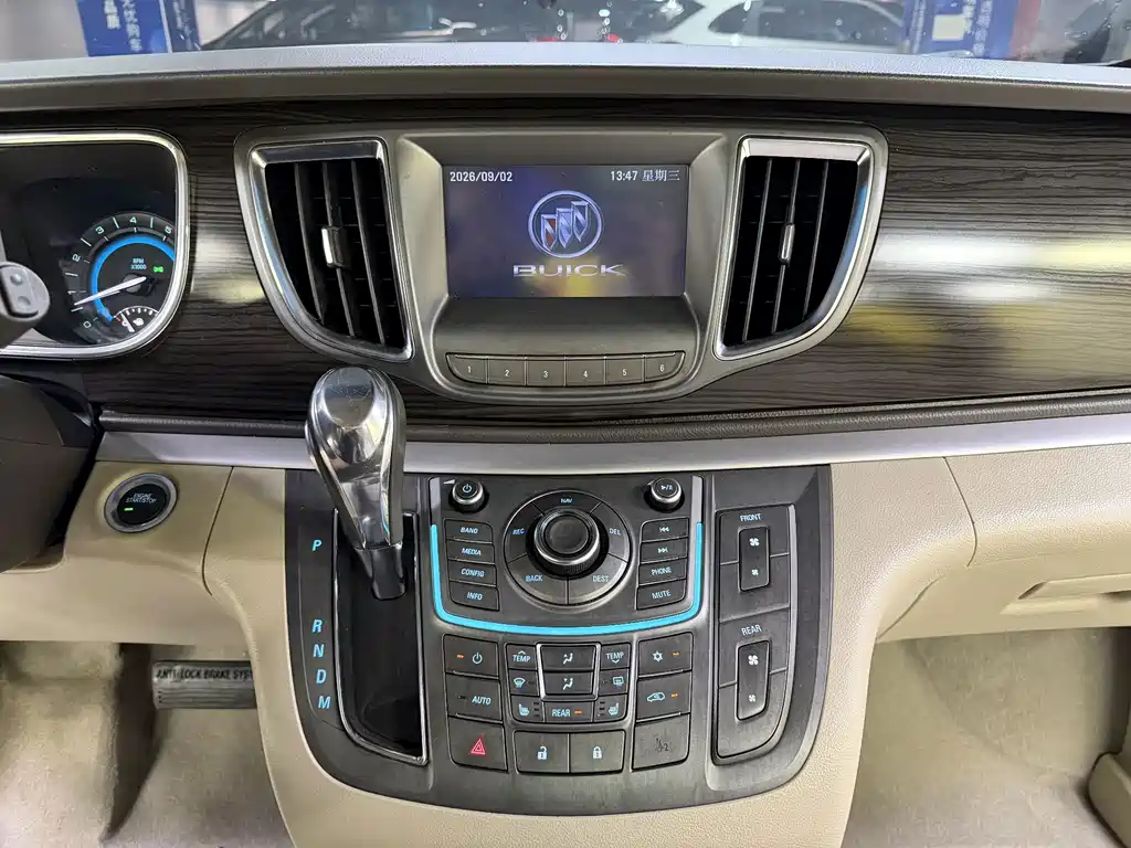 Buick GL8 — миниатюра 21