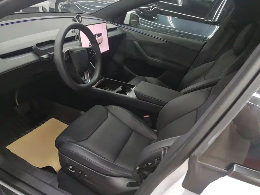 Tesla Model Y L — миниатюра 15