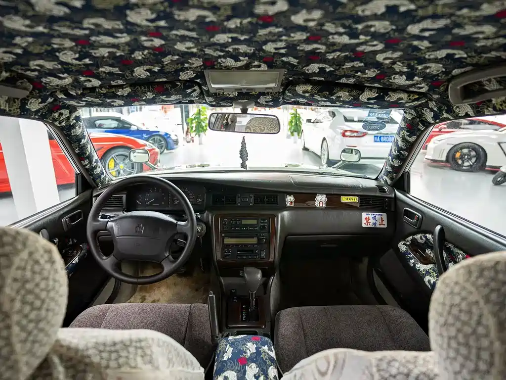 Toyota Crown (Import) — миниатюра 7