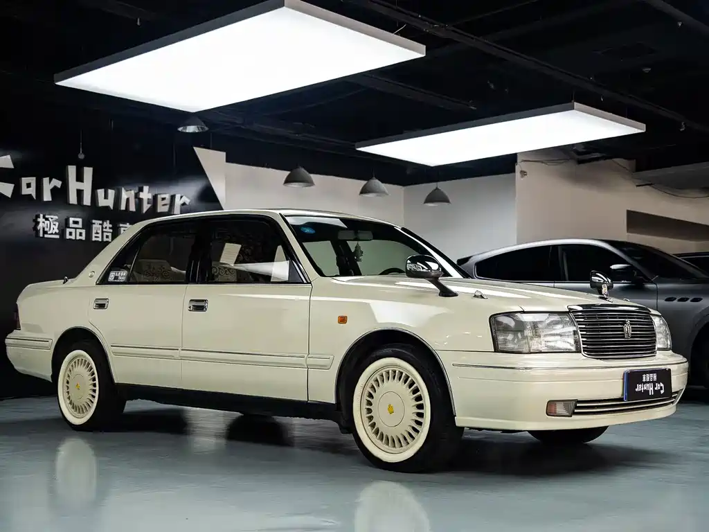 Toyota Crown (Import) — миниатюра 2