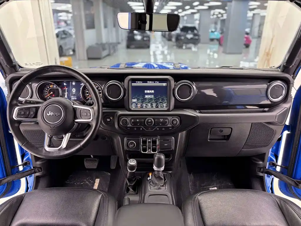 Jeep Wrangler — миниатюра 11