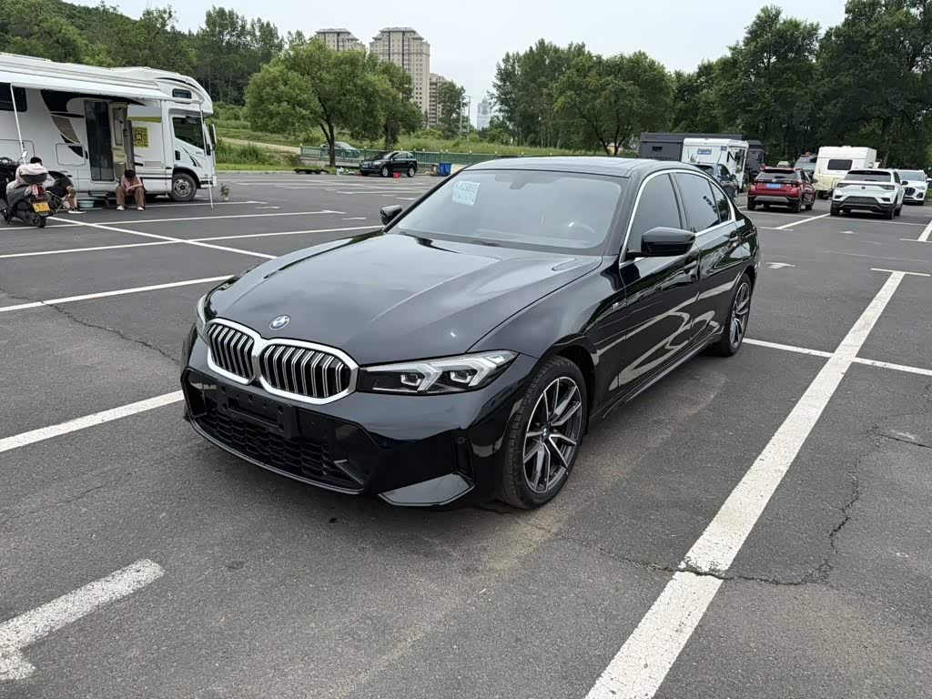 BMW 3 Series 2.0 л 2023 г. Чёрный, пробег 37000 км