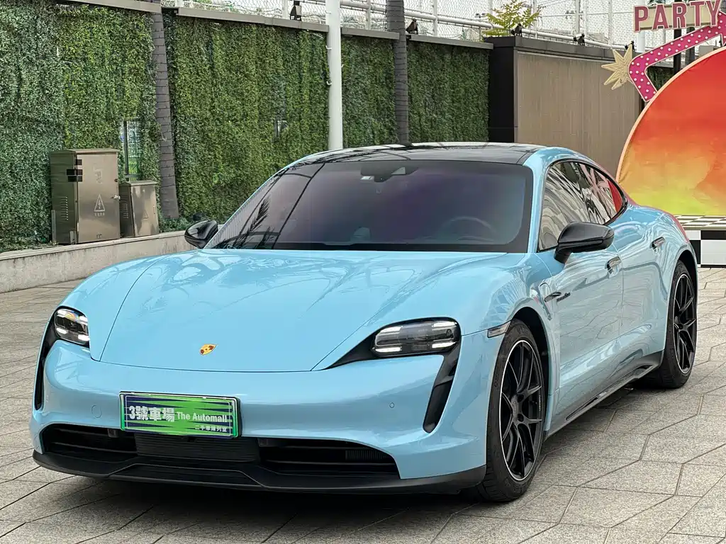 Porsche Taycan 2022