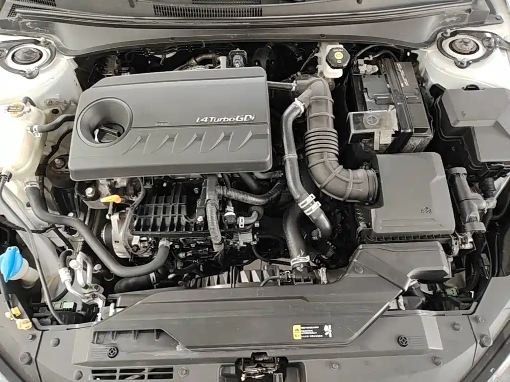 Hyundai Elantra — миниатюра 20