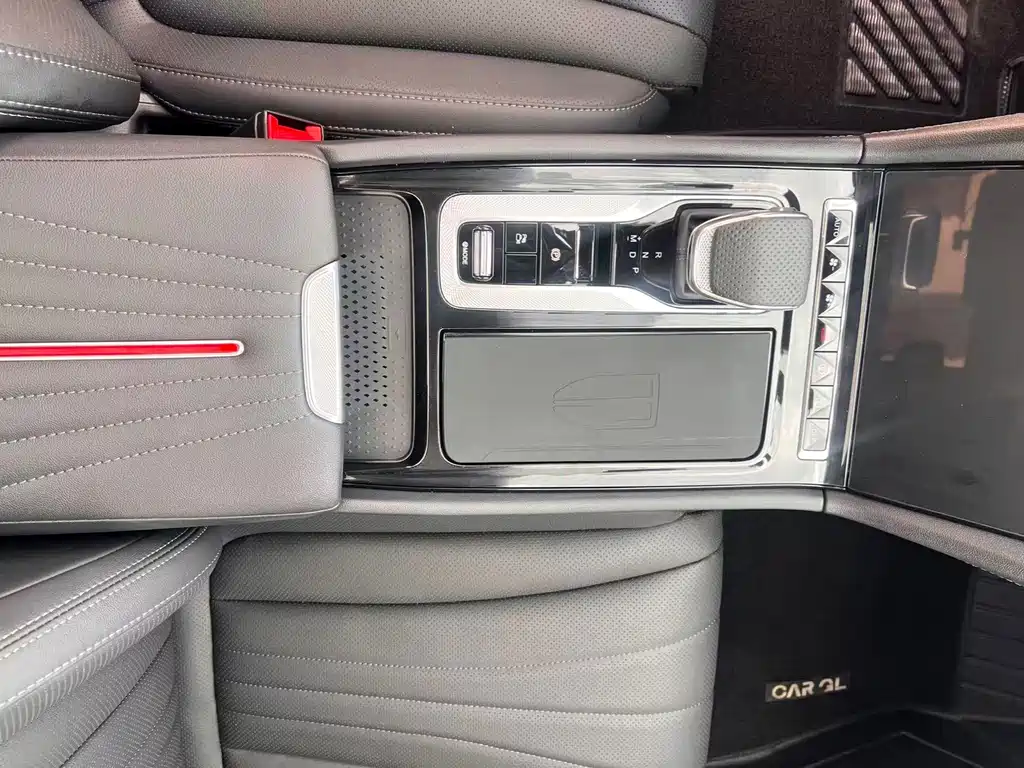 Hongqi Hongqi H5 — миниатюра 16