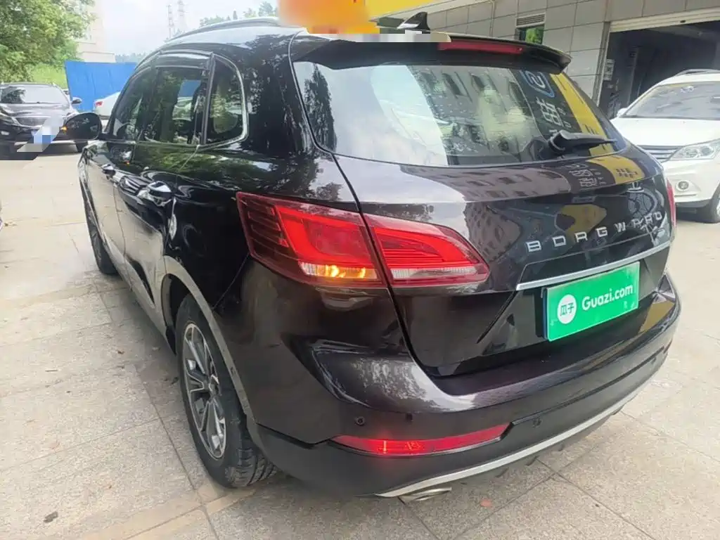 Borgward BX7 — миниатюра 5