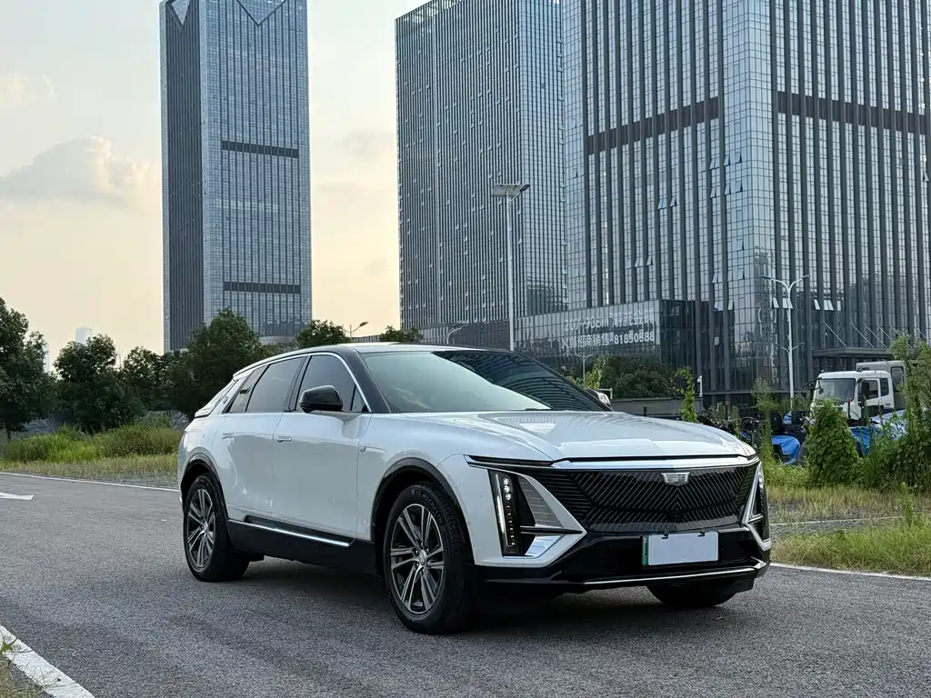 Cadillac Lyriq — миниатюра 3