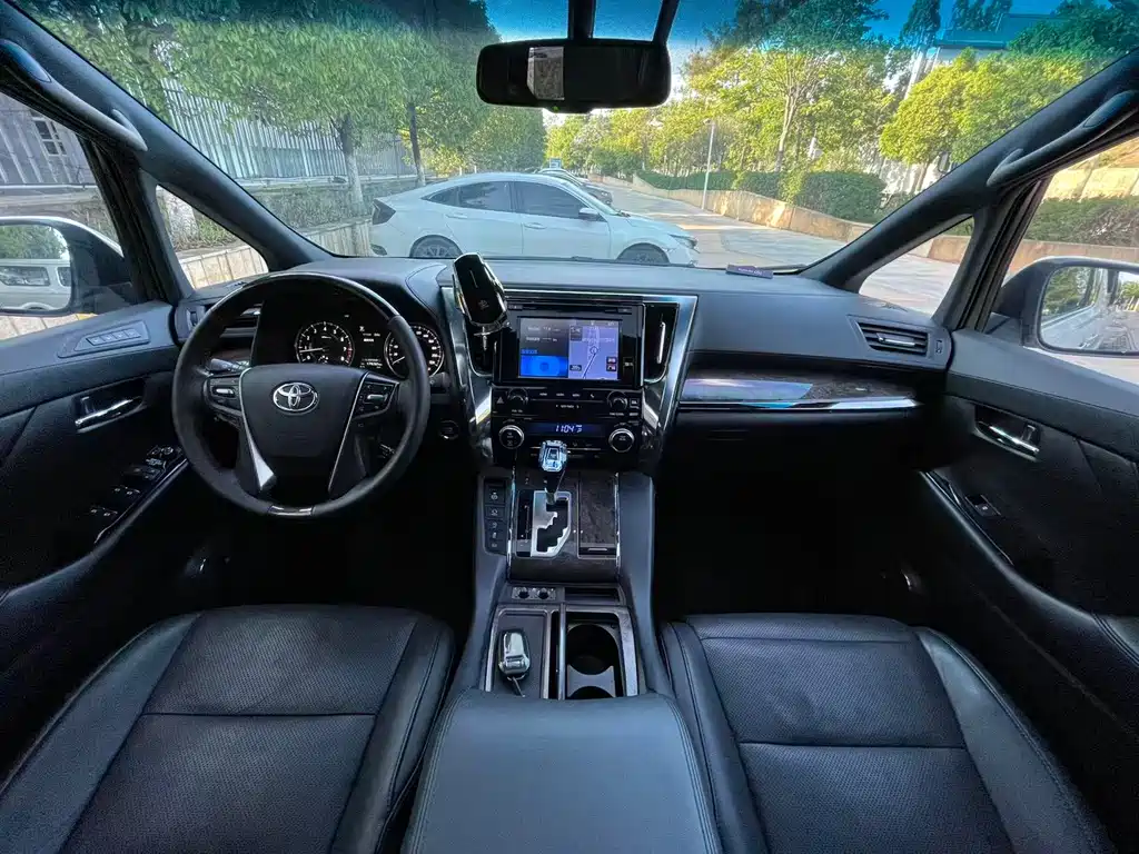 Toyota Alphard — фотографии объявления, Фото 11