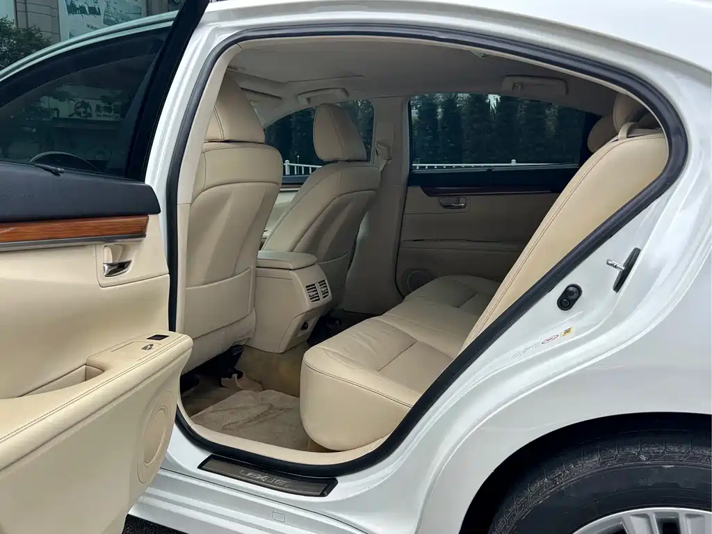Lexus ES — миниатюра 14