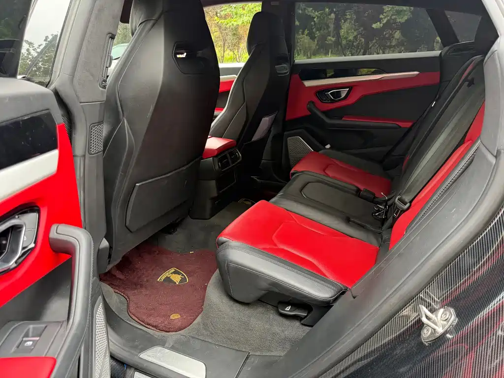 Lamborghini Urus — миниатюра 8