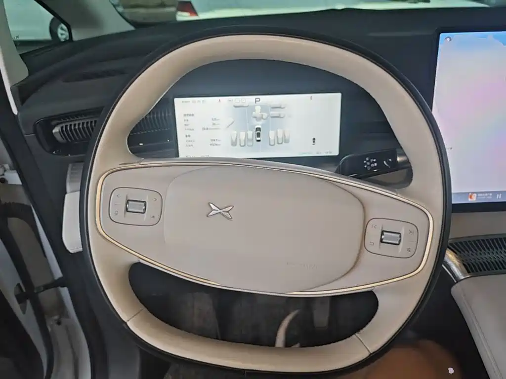 XPeng X9 — миниатюра 11