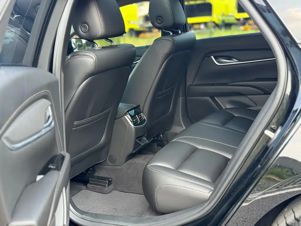 Cadillac XTS — миниатюра 8