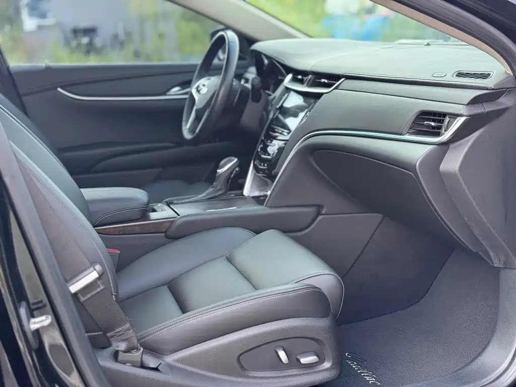 Cadillac XTS — миниатюра 10