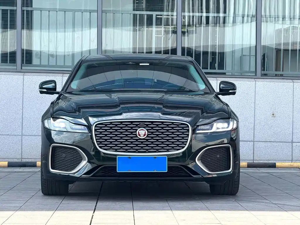 Jaguar XFL — миниатюра 2