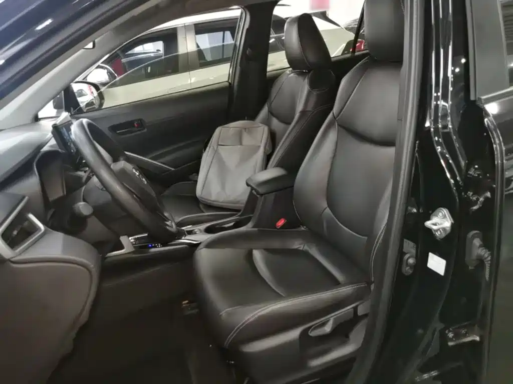 Toyota Corolla Cross — миниатюра 15